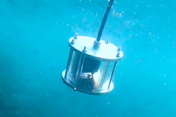 水中カメラ Underwater Camera