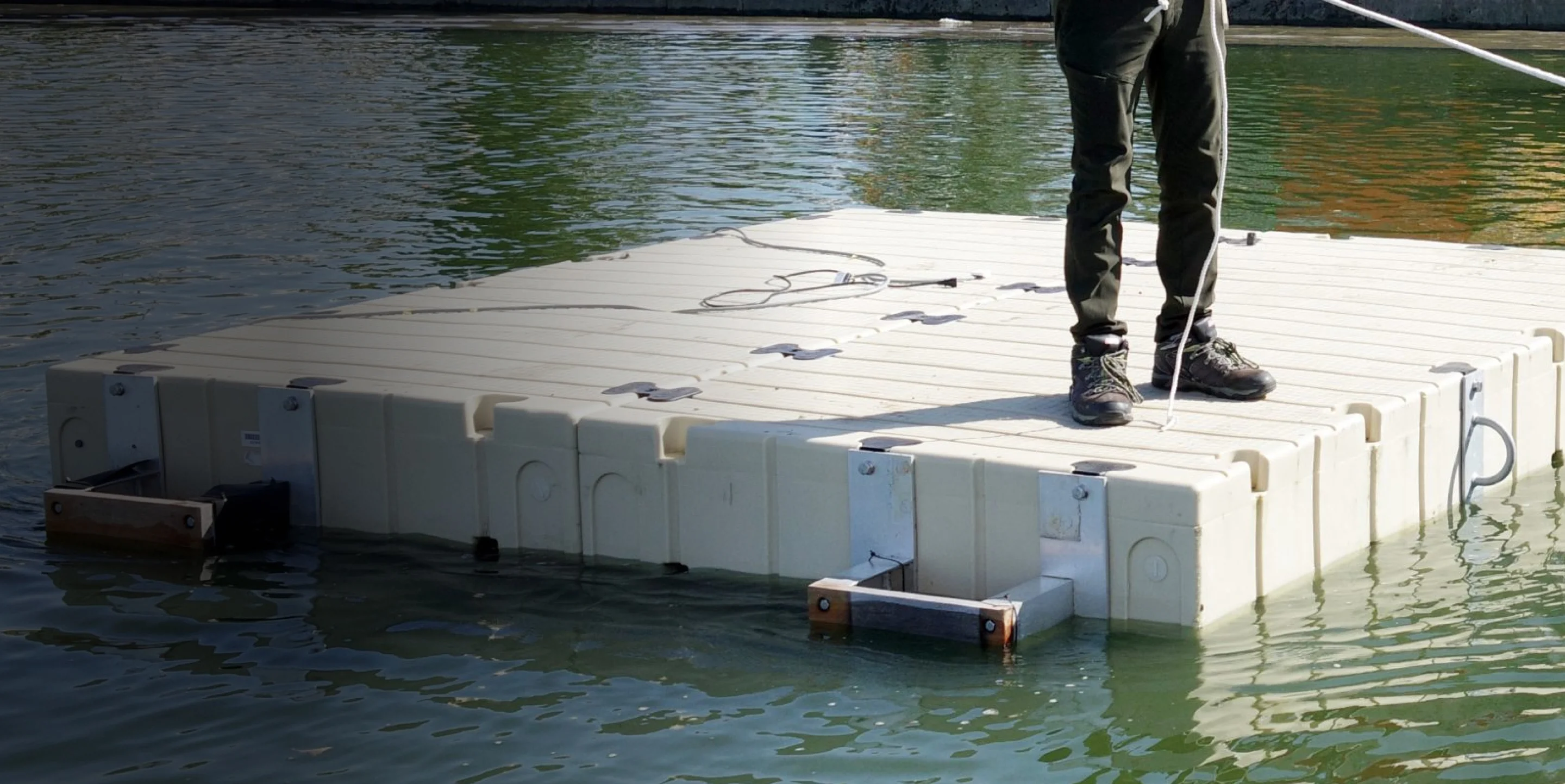 台船型水上ドローン RBBC